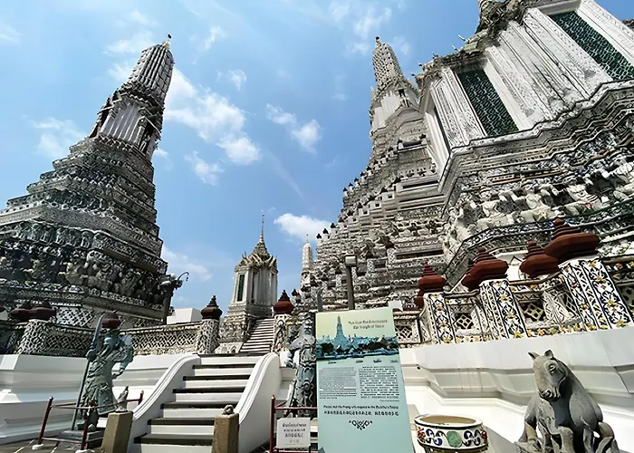 Go Siriraj - โกอินน์ ศิริราช * 曼谷